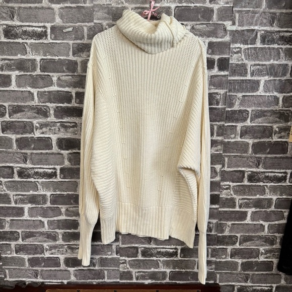 Free People chunky knit turtleneck sweater cream white oversized - Picture 1 of 9